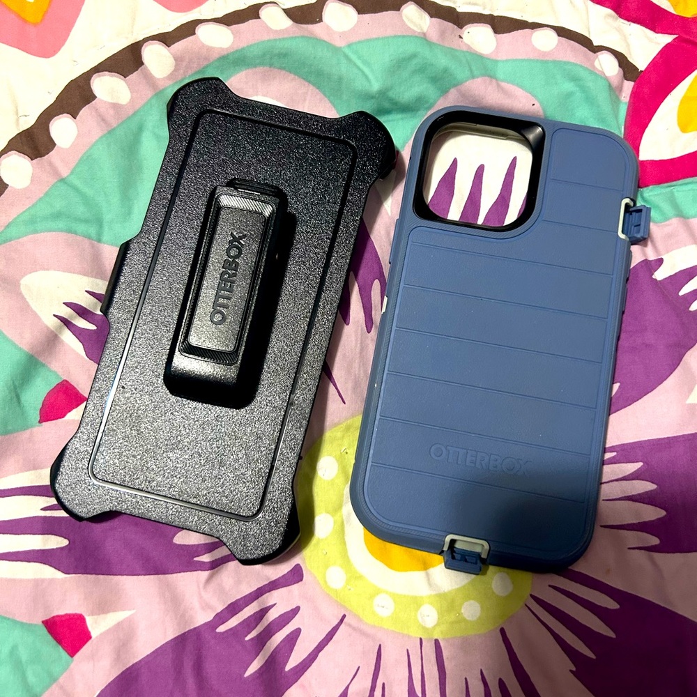iPhone 13 Pro Max otterbox with clip